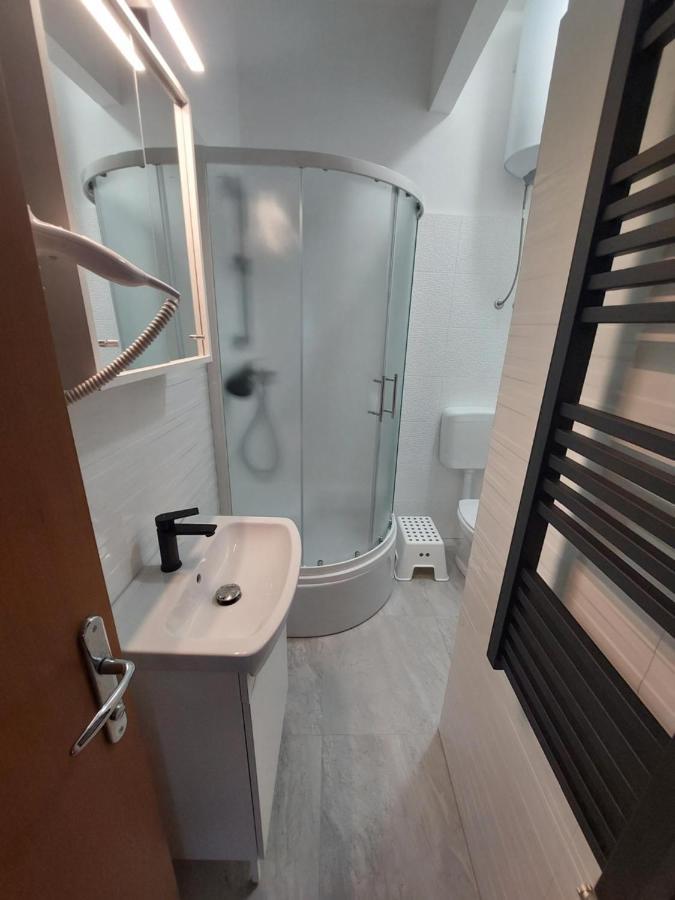 Lipotica Rooms 扎达尔 外观 照片